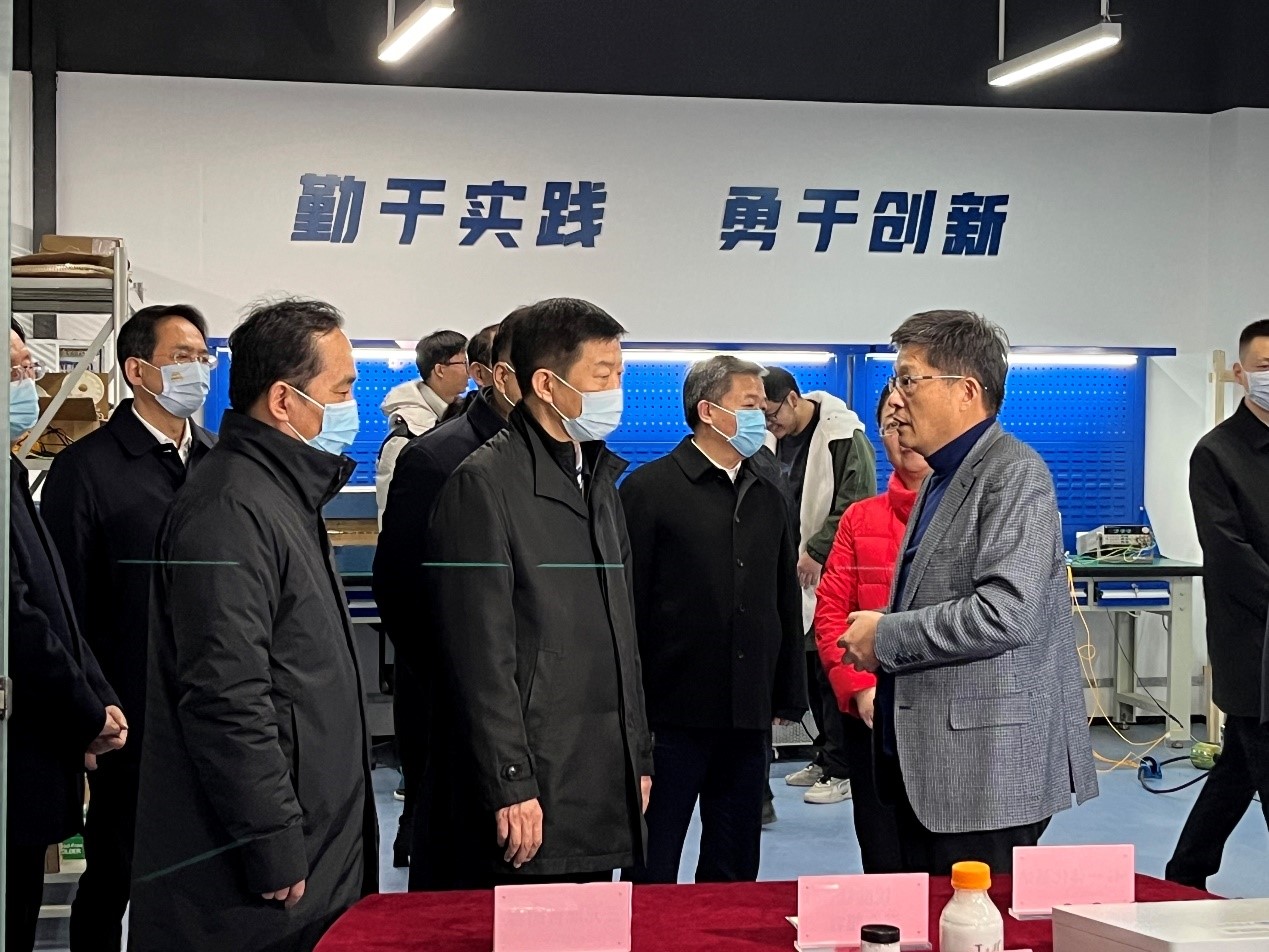陝西省省長趙剛莅臨合容電氣-西安交大聯合研究中心調研